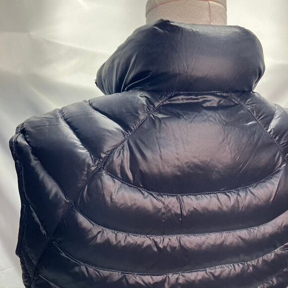 Bernardo Goose Down Puffer Vest Black Full Zip Womens Medium Full Zip Outdoor - Picture 10 of 16